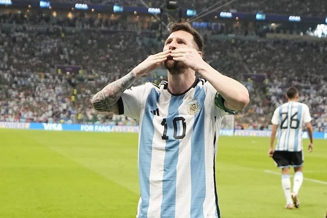 Lionel Messi usai mencetak gol pada laga Argentina vs Meksiko di Piala Dunia 2022.