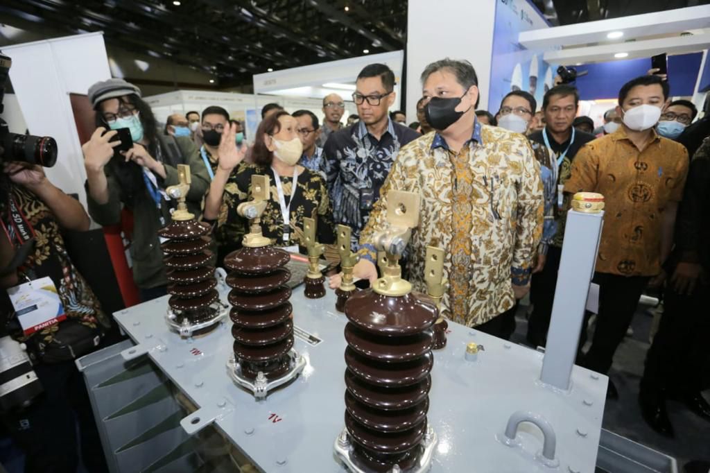 Menteri Koordinator Bidang Perekonomian Airlangga Hartarto dalam acara PLN Locomotion 2022 di Jakarta.