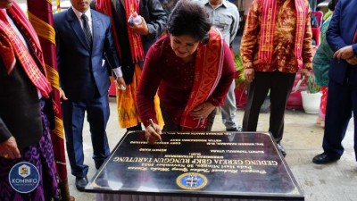 Bupati Karo Cory S Sebayang menandatangani prasasti gedung GBKP Runggun Tarutung di Gereja GBKP Runggun Tarutung, Klasis Pematangsiantar.