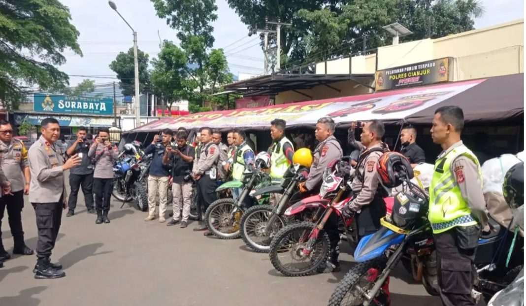 Pelepasan pendistribusian bantuan menggunakan motor trail dilakukan Wakapolda Jawa Barat Brigjen Pol Bariza Sulfi.