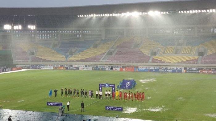 Arema FC vs Persikabo di Stadion Manahan, Solo.