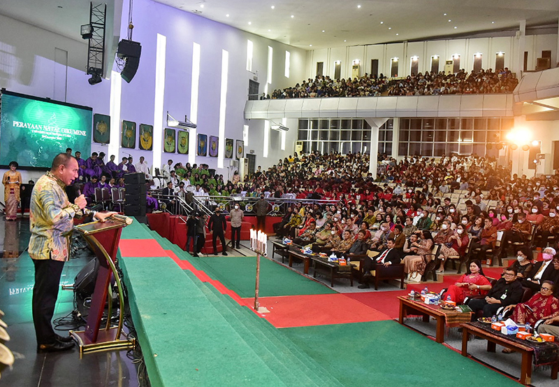 Gubernur Sumut Edy Rahmayadi memberikan kata sambutan saat menghadiri perayaan Natal USU yang berlangsung di Auditorium USU, Jalan Dr Mansyur Padangbulan Medan.