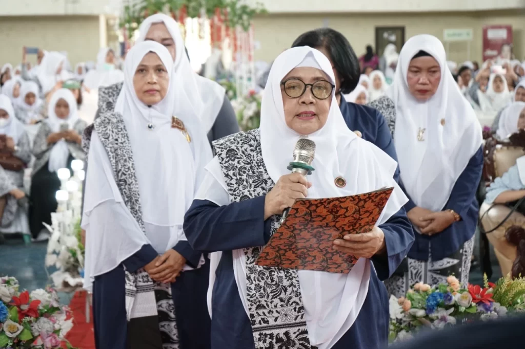 Pengurus Ranting IBI kecamatan dan rumah sakit di Kabupaten Asahan masa bakti 2022-2027, dilantik di GOR Kisaran.