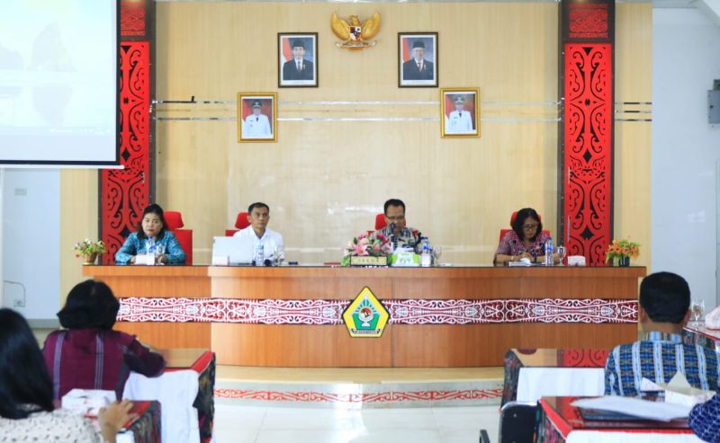 Pemkab Samosir melakukan pertemuan audit stunting tahun 2022 di Aula Kantor Bupati Samosir, Kamis (8/12/2022).