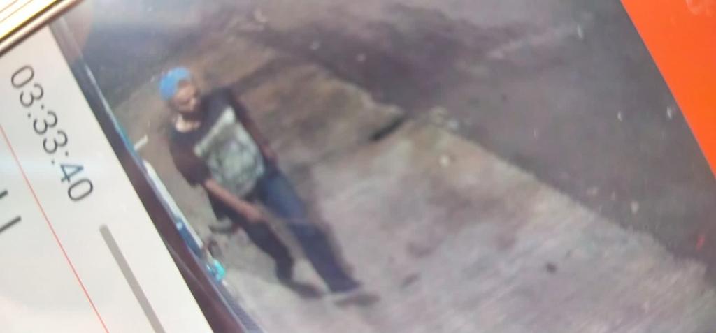 Pelaku curanmor berinisial MS terekam CCTV saat melancarkan aksinya mencuri sepedamotor di Jalan Perwira II Pulo Brayan, Kecamatan Medan Timur dan akhirnya berhasil dibekuk polisi. (Dok/Polsek Medan Timur)