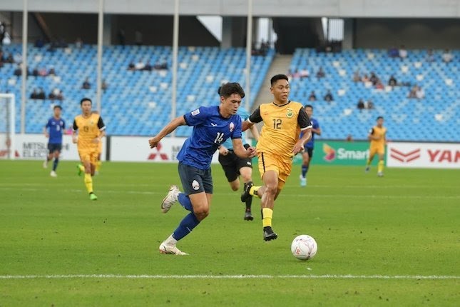 Duel Kamboja vs Brunei Darussalam di laga lanjutan Grup A Piala AFF 2022 di Morodok Techno National Stadium.