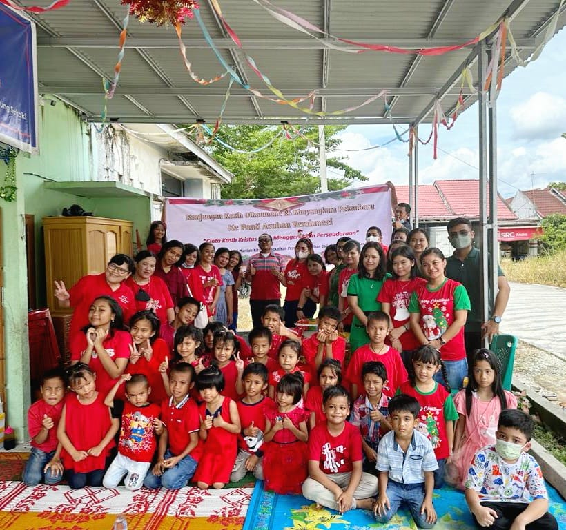 Oikoumene RS Bhayangkara Pekanbaru Natal bersama Anak-Anak Panti Asuhan Yerahmeel.