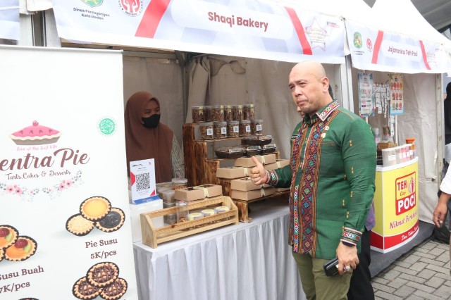 Pemko Medan menggelar Street Food Festival di Jalan Raden Saleh.