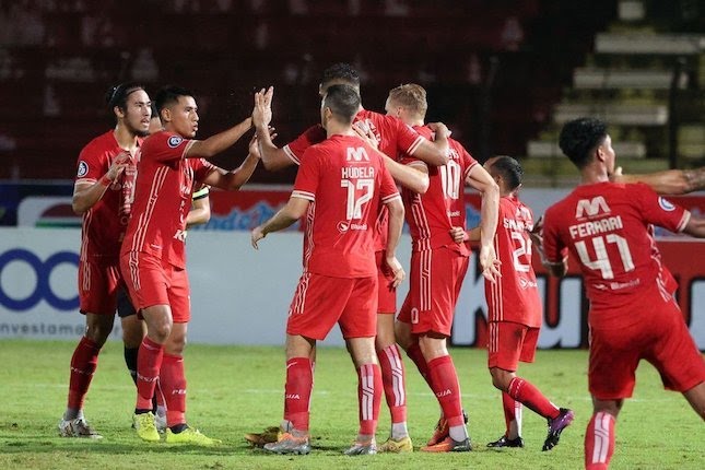 Persija Jakarta merayakan golnya ke gawang Dewa United di laga pekan ke-16 BRI Liga 1 2022/2023 di Stadion Sultan Agung.