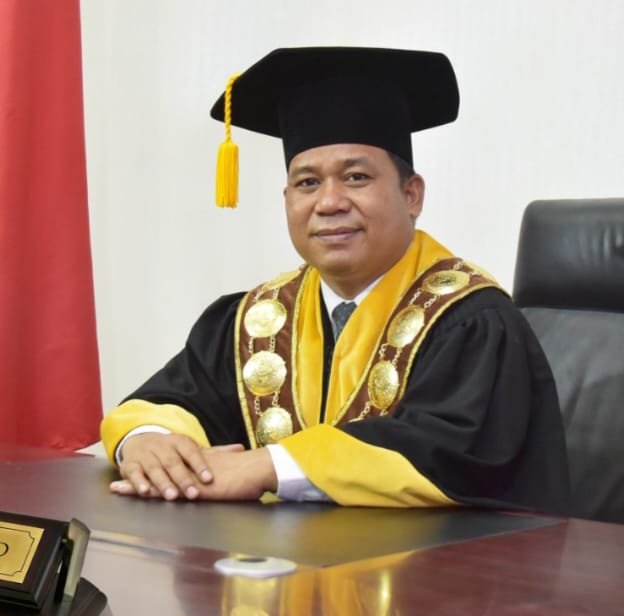 Rektor Unimed Prof Dr Syamsul Gultom