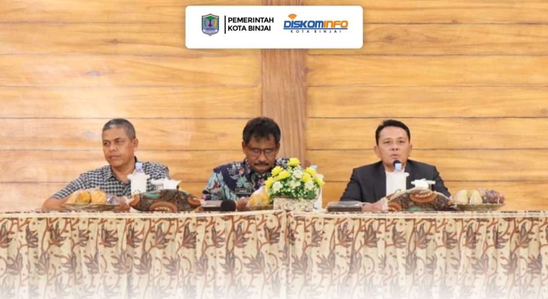 Pemko Binjai menyerahkan bantuan alat usaha bagi UMKM Kota Binjai Tahun Anggaran 2022 secara simbolis di Aula RM Punokawan Kota Binjai.