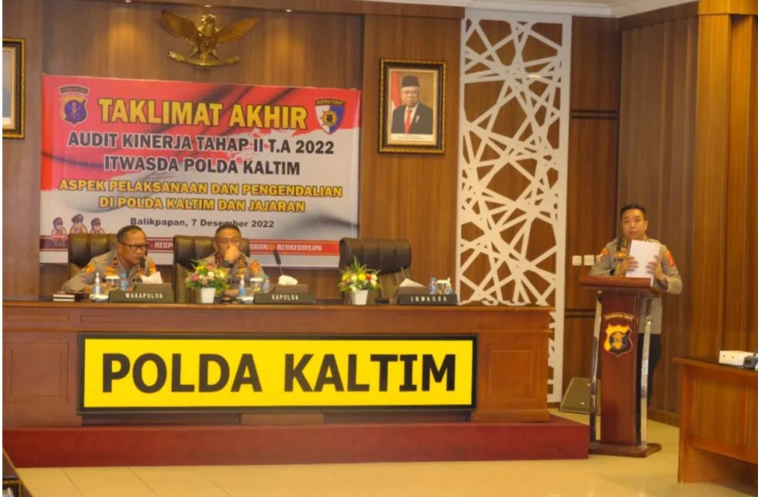 Polda Kaltim melaksanakan taklimat akhir audit kinerja Itwasda Tahap II TA 2022, bertempat di Ruang Rupatama Polda Kaltim, Rabu (7/12/2022).