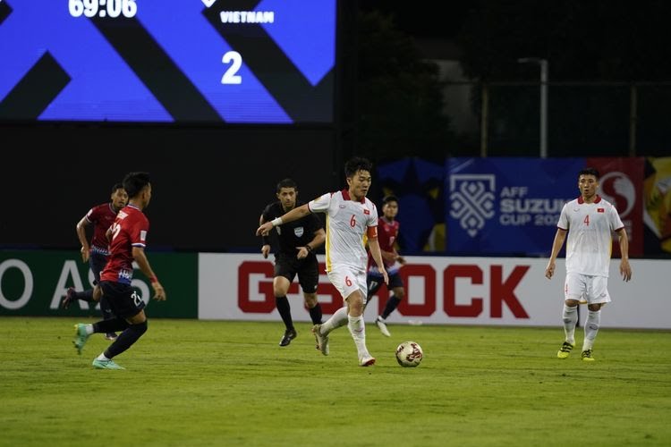 Penampilan timnas Vietnam saat melawan Laos di Piala AFF 2020. Terkini, Vietnam dan Laos kembali bertanding pada fase grup Piala AFF 2022. Laga Laos vs Vietnam dalam matchday pertama Grup B Piala AFF 2022 itu berlangsung di Stadion Nasional KM16, Vientiane, Laos.