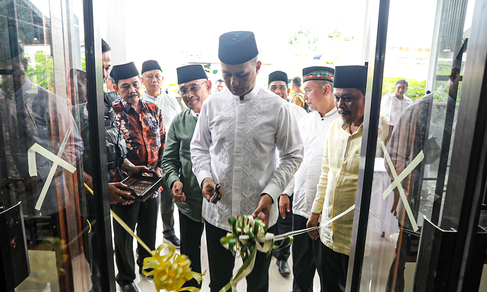 Wakil Gubernur Sumut Musa Rajekshah meresmikan Gedung Fastabikul Khairat, Jalan Syech Baringin, Kota Tebingtinggi.