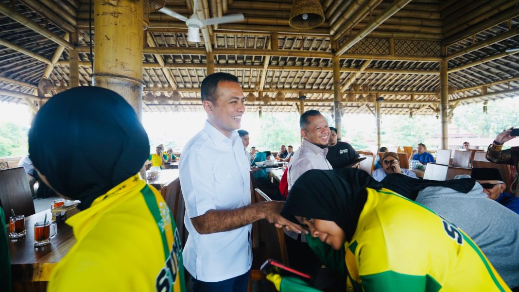 Wakil Gubernur Sumut Musa Rajekshah mengapresiasi tim bulutangkis beregu dari Sumut yang berhasil melaju ke babak final pada Cabor Bulutangkis Beregu di Porseni NU 2023 yang digelar di UNS, Solo, Kamis (19/1/2023) besok.