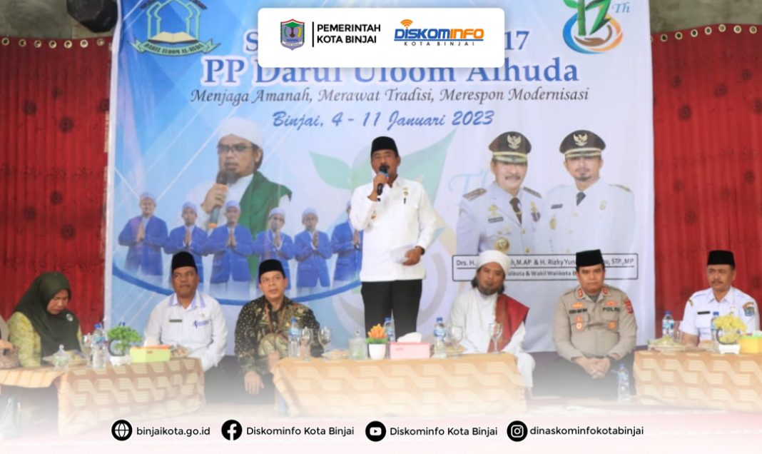 Wali Kota Binjai H Amir Hamzah menghadiri sekaligus membuka acara Semarak Tasyakuran Milad ke-17 Pondok Pesantren Darul Uloom Al Huda, di Aula Ponpes Darul Uloom Al Huda, Jalan Kedondong Lingkungan I Bandar Senembah, Binjai.