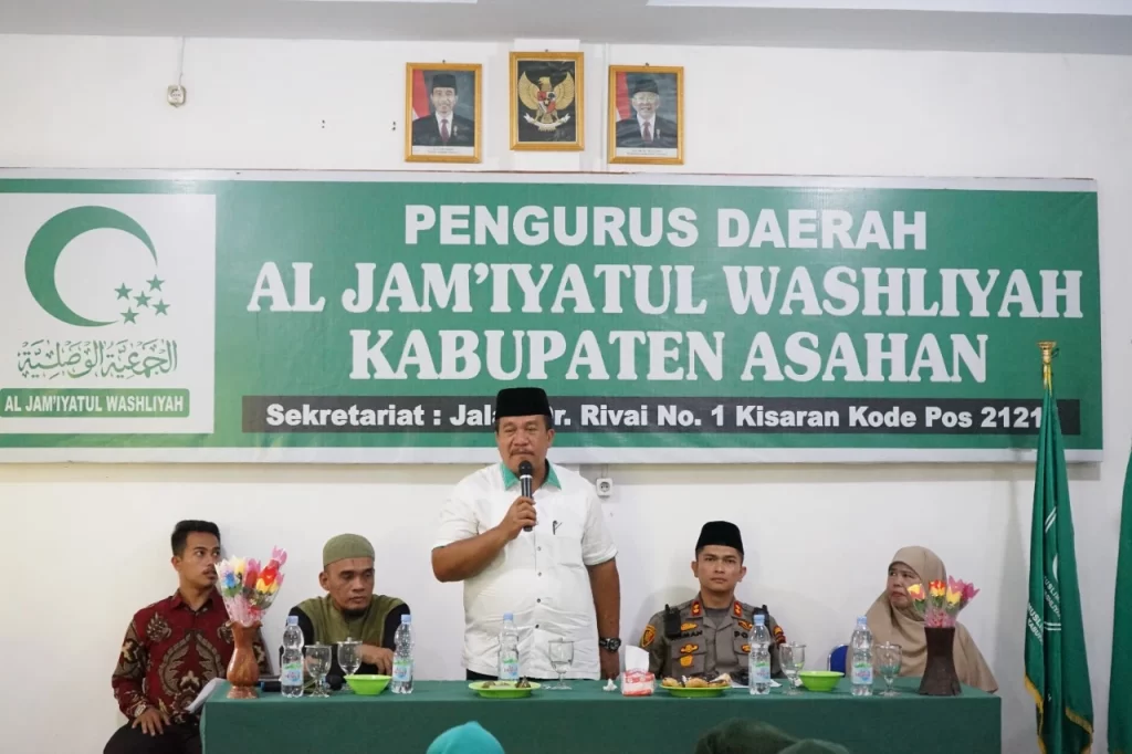 Wakil Bupati Asahan Taufik Zainal Abidin Siregar SSos MSi memberikan kata sambutan sebelum melepas 11 peserta Da’i Cilik TVRI Sumut Tahun 2023 dari SDS Al Washliyah 80 Kisaran di Aula PD Alwasliyah Kabupaten Asahan.