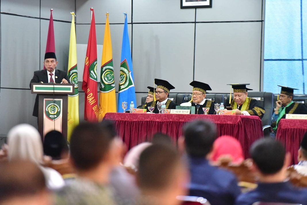 Gubernur Sumut Edy Rahmayadi memberikan kata sambutan saat menghadiri acara peringatan Milad ke-71 UISU di Auditorium Lantai III Kampus UISU, Jalan Sisingamangaraja Medan.