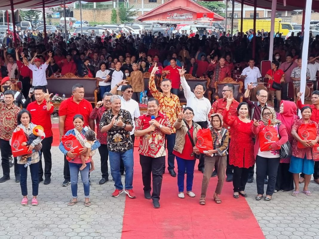 DPD PDI Perjuangan Sumut melaksanakan open house tahun 2023 di Hotel Dainang, Jalan Putri Lopian Pangaruran Samosir.