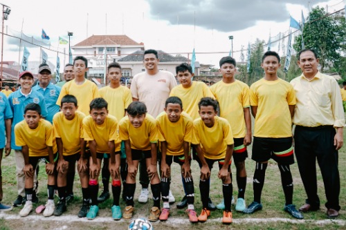 Opening ceremony Kompetisi Liga Mini Soccer Tingkat SMP di IsoBu Stadium Jalan Titi Papan Kelurahan Sei Sikambing D, Kecamatan Medan Petisah, Kota Medan.