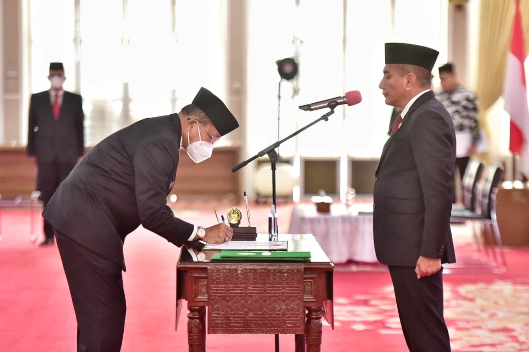 Gubernur Sumut Edy Rahmayadi melantik 38 pejabat pimpinan tinggi pratama (eselon II) dan 12 pejabat administrator (eselon III) di Lingkungan Pemprov Sumut.