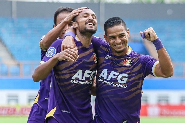 Skuat Persik Kediri merayakan gol Rohit Chand ke gawang Bhayangkara FC.