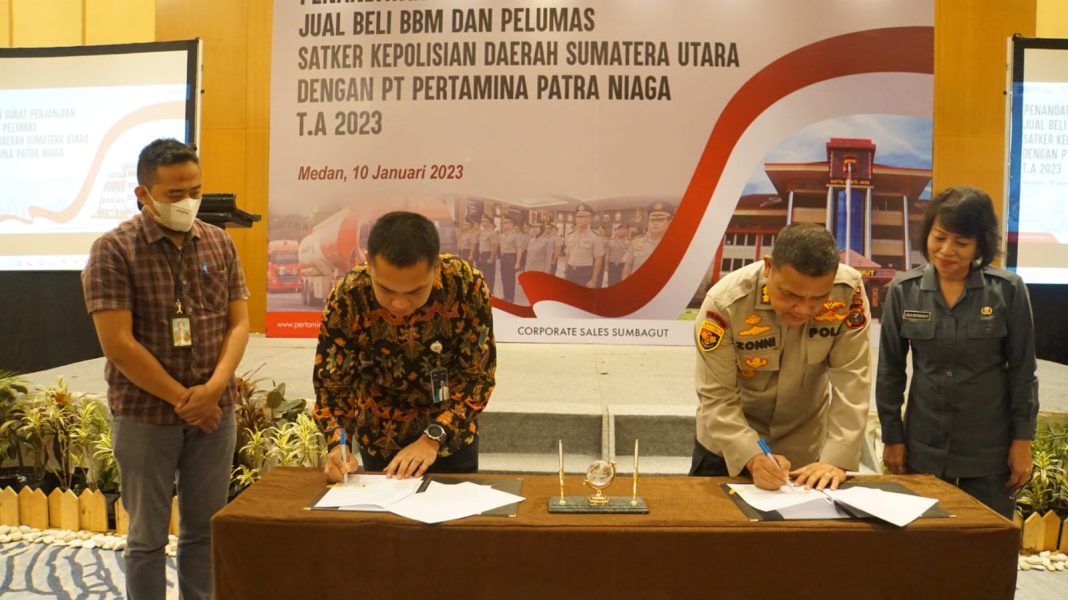 Pertamina Patra Niaga Regional Sumut dengan Polda Sumut melakukan penandatanganan atau MoU terkait penyediaan BBM untuk tahun 2023.