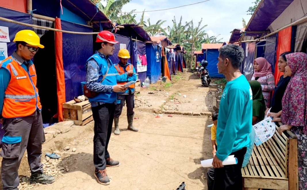 PT PLN terus bersiaga menjaga kelistrikan pasca gempa Cianjur dengan memberikan layanan penyambungan sementara di Hunian Sementara.