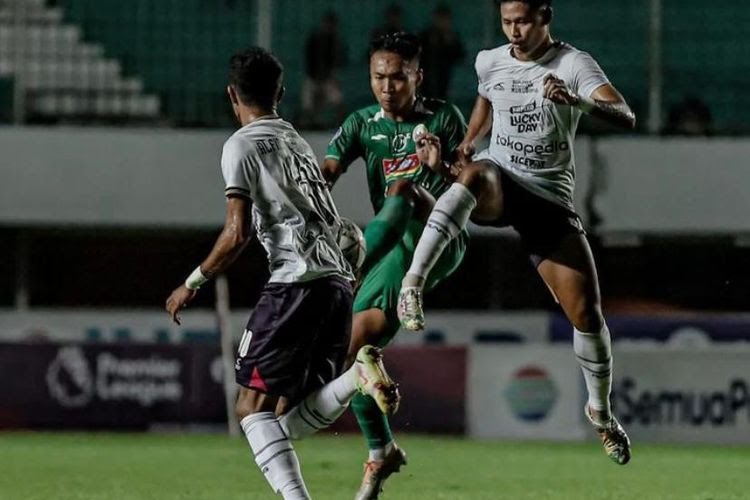 Laga pekan ke-19 antara PSS Sleman melawan RANS Nusantara FC berlangsung di Stadion Maguwoharjo, Sleman, Yogyakarta.