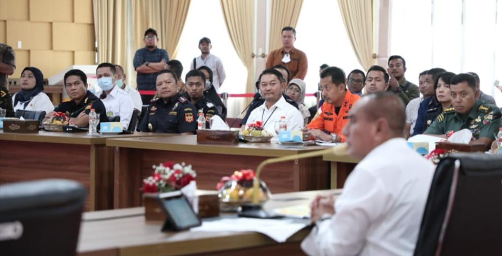 GM PLN UID Sumut Tonny Bellamy menyampaikan persiapan PLN mensupply kelistrikan ajang kejuaraan dunia balap perahu super cepat F1 Powerboat (F1H2O) pada 2023, dalam rapat koordinasi dengan Pemprovsu dan Gubernur Sumut Edy Rahmayadi, kemarin.