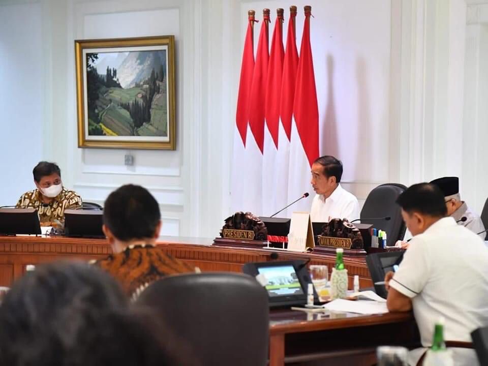 Rapat terbatas dipimpin Presiden RI Joko Widodo di Kompleks Istana Kepresidenan, Jakarta.