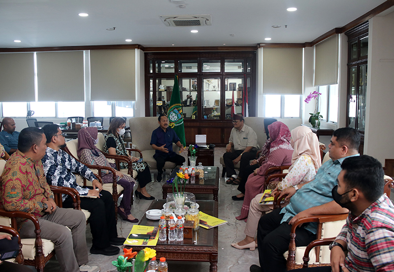 Sekda Sumut Arief S Trinugroho menerima Unpab Medan di Ruang Kerjanya, Lantai 8, Kantor Gubernur Sumut, Jalan Pangeran Diponegoro Nomor 30 Medan.