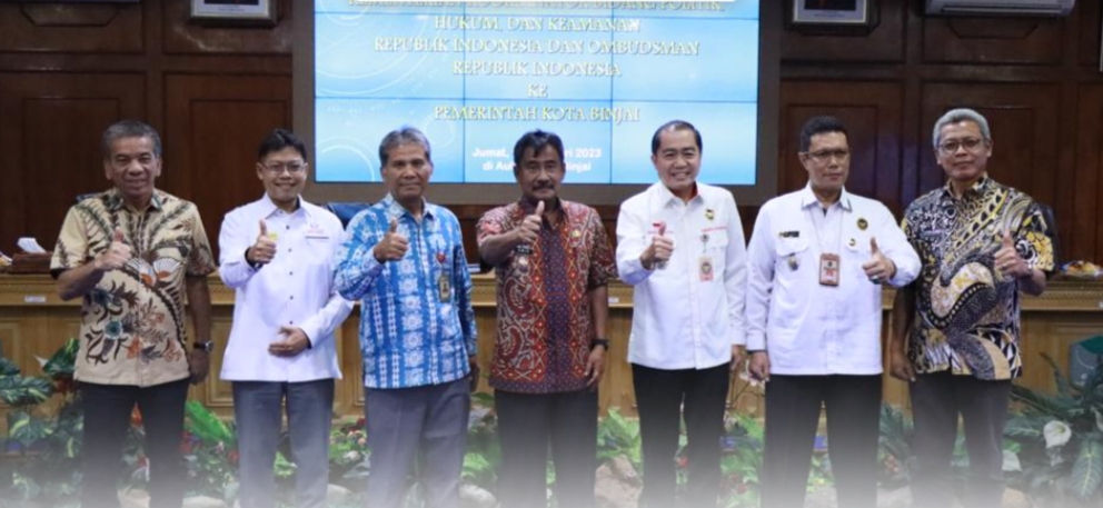 Wali Kota Binjai Drs H Amir Hamzah MAP menerima kunjungan kerja Kemenko Polhukam RI di Aula Pemko Binjai.