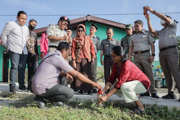 Pemerintah Kota dan Kantor Pertanahan Pematangsiantar melakukan Gemapatas tanah dipusatkan di areal persawahan Jalan Pendidikan, Kelurahan Tomuan, Kecamatan Siantar Timur.