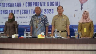 Plt Bupati Langkat H Syah Afandin SH menghadiri rapat koordinasi pelaksanaan CSR yang diberikan perusahaan di Kabupaten Langkat. Rapat itu digelar di Ruang Pola Kantor Bupati.