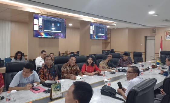 Bupati Samosir diwakili Asisten Perekonomian dan Pembangunan Hotraja Sitanggang menghadiri program pelatihan DLA yang dilaksanakan di Kantor Gubernur Sumut, Medan.