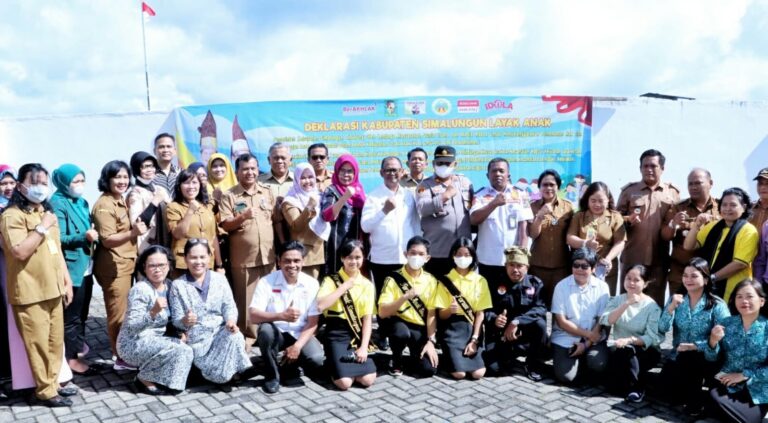 Bupati Simalungun diwakili Wakil Bupati Simalungun H Zonny Waldi menghadiri kegiatan simulasi dan persiapan pengisian indikator KLA tahun 2023 yang berlangsung di Pendopo Rumah Dinas Bupati Simalungun, Pematang Raya.