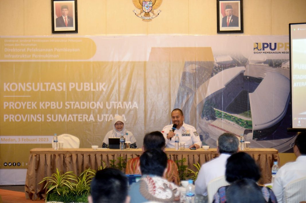 Kepala Dinas Kepemudaan dan Keolahragaan Sumut Baharuddin Siagian mengikuti rapat Pembahasan Progres Penyiapan Proyek Stadion Utama Provinsi Sumatera Utara bersama Kementerian PUPR di Hotel Four Point, Jalan Jenderal Gatot Subroto Medan.