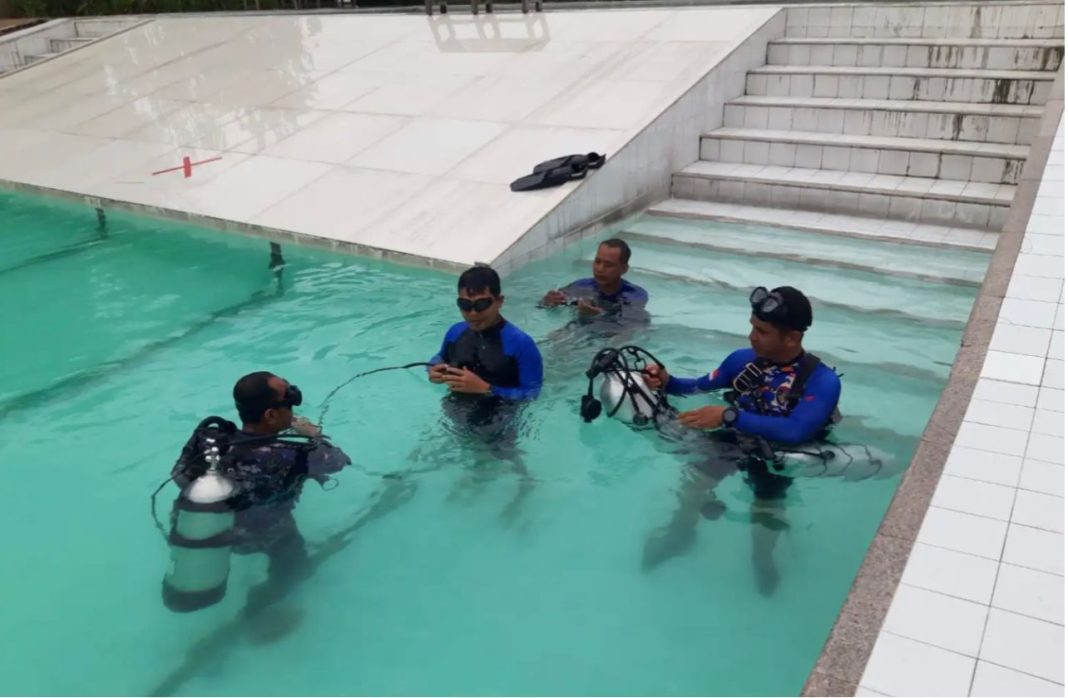 Direktorat Kepolisian Perairan dan Udara Polda Kaltim mengadakan kegiatan pelatihan selam.