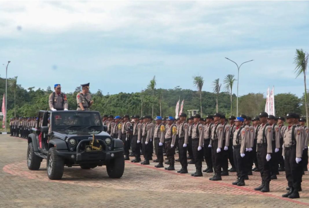 Upacara diawali dengan pemeriksaan pasukan Kapolda Kaltim Irjen Pol Drs Imam Sugianto MSi selaku inspektur upacara membuka secara resmi Pendidikan Pembentukan Bintara Polri Gelombang I Tahun Anggaran 2023, di SPN Polda Kaltim, Kutai Kartanegara.