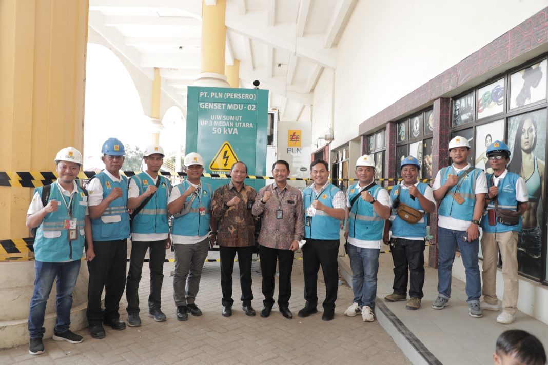 Tim PLN yang mempersiapkan listrik terbaik untuk acara puncak HPN 2023 yang berlangsung sukses.