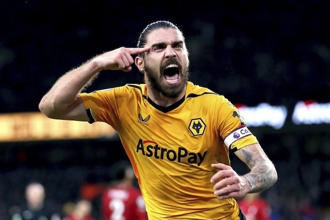 Aksi kapten Wolves musim 2022/2023, Ruben Neves, saat merayakan gol ke gawang Liverpool, saat Wolves menjamu Liverpool pada laga pekan ke-22 Premier League di Stadion Molineux.