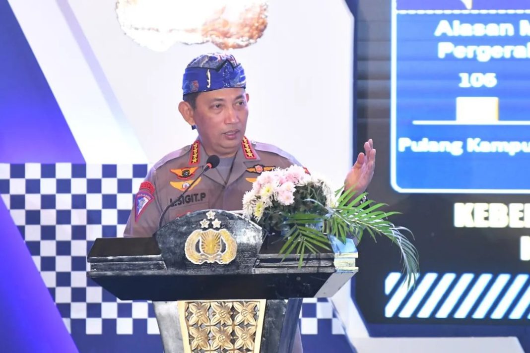 Kapolri Jenderal Polisi Listyo Sigit Prabowo membuka Rakernis) Korlantas Polri terkait Fungsi Lalu Lintas TA 2023 yang digelar di Trans Luxury Hotel, Kota Bandung, Jawa Barat.
