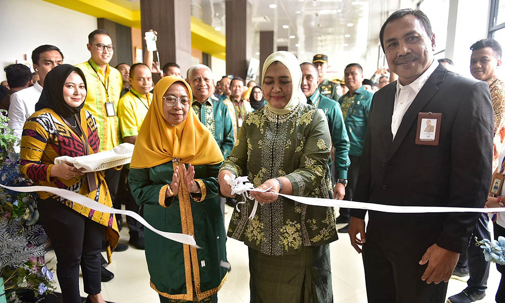 Gubernur Sumut Edy Rahmayadi meresmikan Mall Pelayanan Publik Kabupaten Asahan di kawasan Jalinsum Kisaran, Asahan.