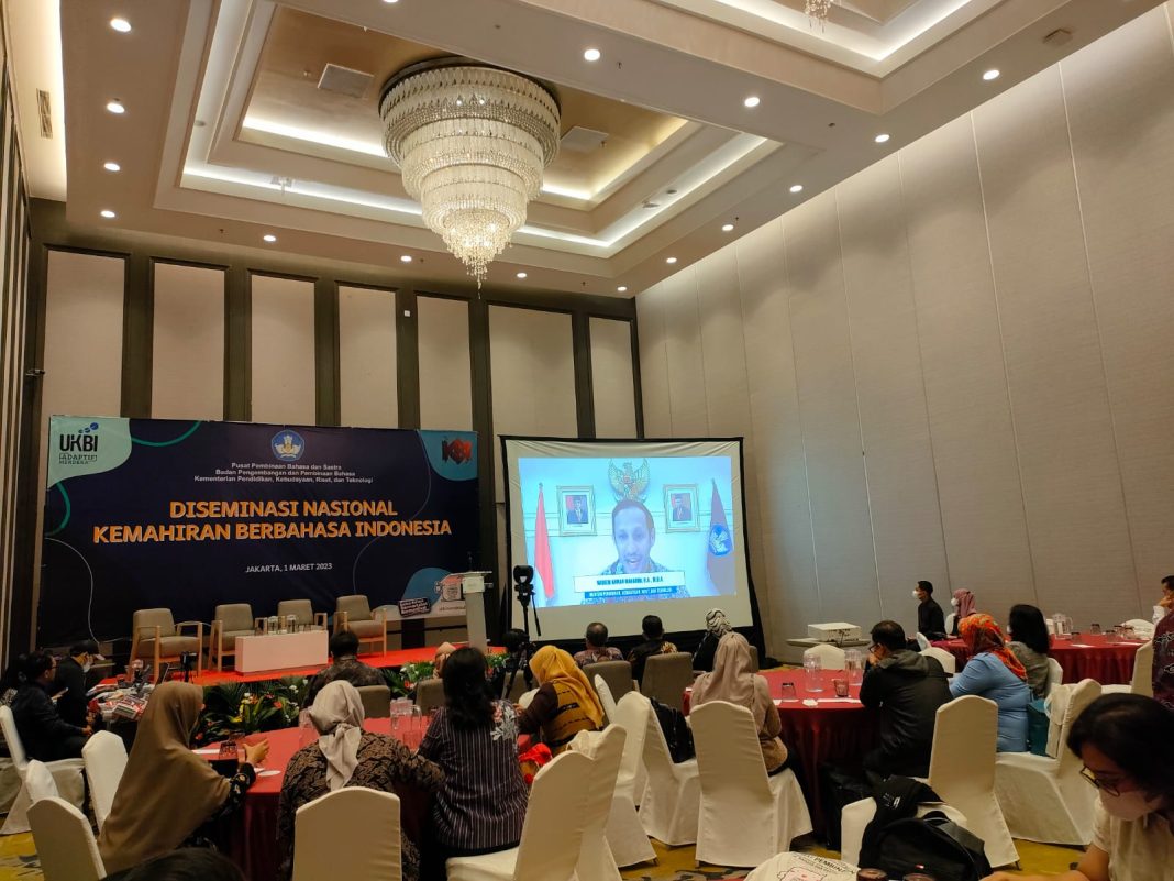 Mendikbudristek RI Nadiem Anwar Makarim dalam acara Diseminasi Nasional Kemahiran Berbahasa Indonesia bertempat di Hotel Harris Vertu, Jakarta.