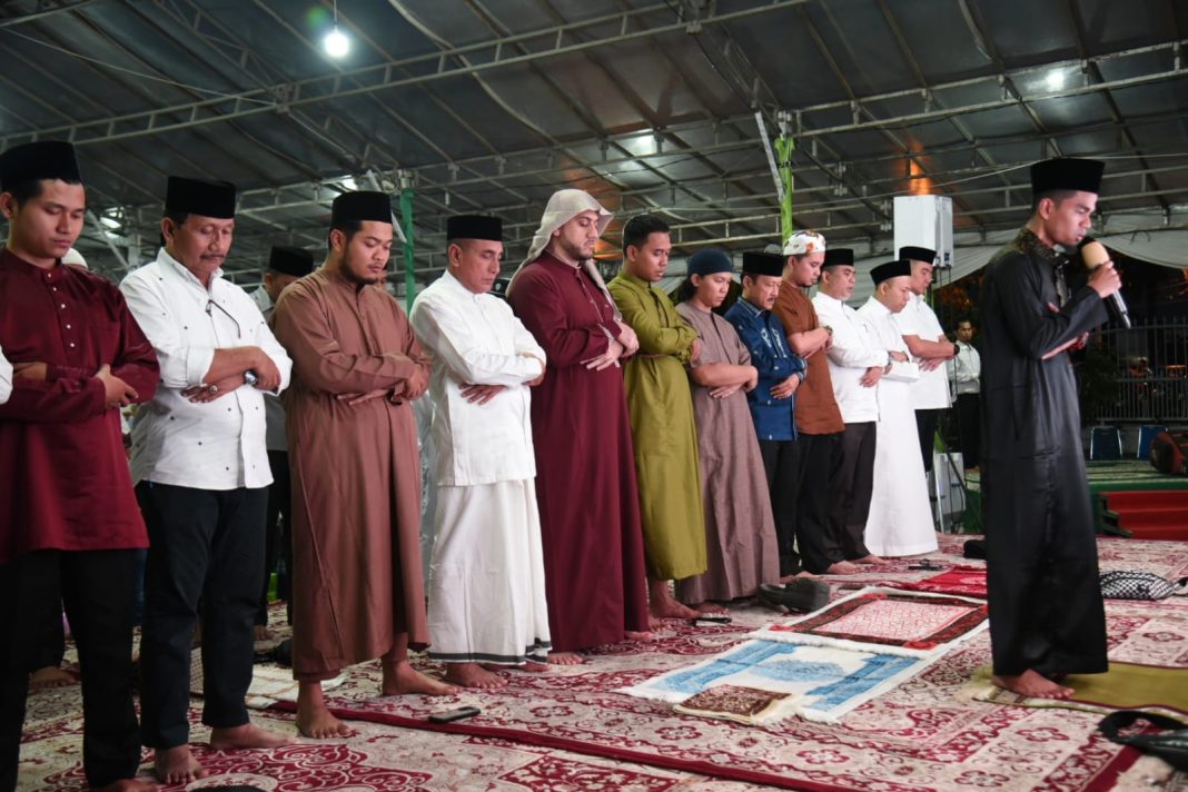 Gubernur Sumut Edy Rahmayadi bersama Ustaz Muzammil Hasballah, Ustaz Husein Zaber, serta para OPD, menghadiri acara Ramadan Berbagi bersama para guru PAUD, di Rumah Dinas Gubernur Sumut Jalan Jenderal Sudirman, Nomor: 41 Medan.