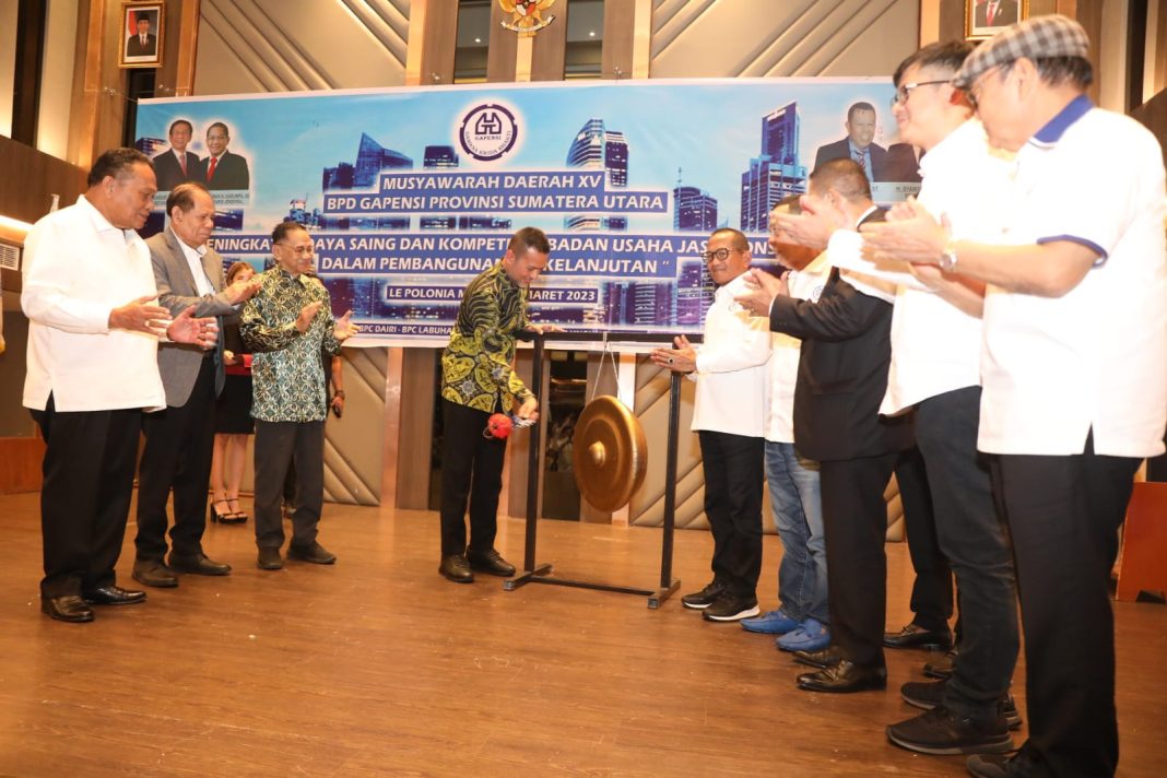 Wakil Gubernur Sumut Musa Rajekshah membuka Musda XV BPD Gapensi Provinsi Sumut di Hotel Le Polonia Medan.