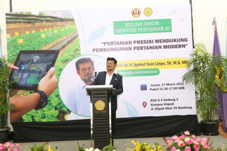 Mentan RI Syahrul Yasin Limpo memberikan kuliah umum bertajuk Pertanian Presisi Mendukung Pembangunan Pertanian Modern di Unpad Bandung.