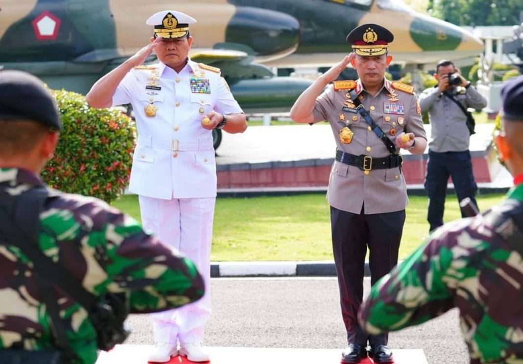 Kapolri Jenderal Polisi Listyo Sigit Prabowo menghadiri pembukaan Pendidikan Reguler LI Sesko TNI di Bandung.