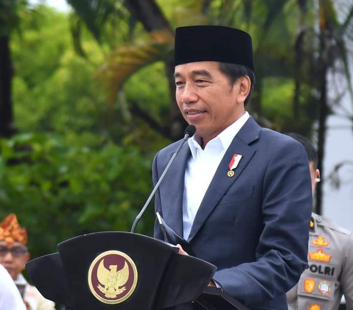 Presiden RI Ir H Jokowi menghadiri acara Istigasah dan Doa Bersama Rabithah Melayu-Banjar yang digelar di Komplek Pendopo Bersinar Tabalong, Provinsi Kalimantan Selatan.